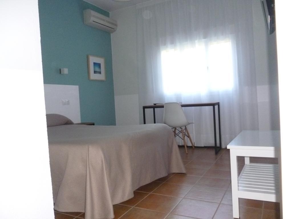 Hostal Las Cumbres Conil De La Frontera Extérieur photo