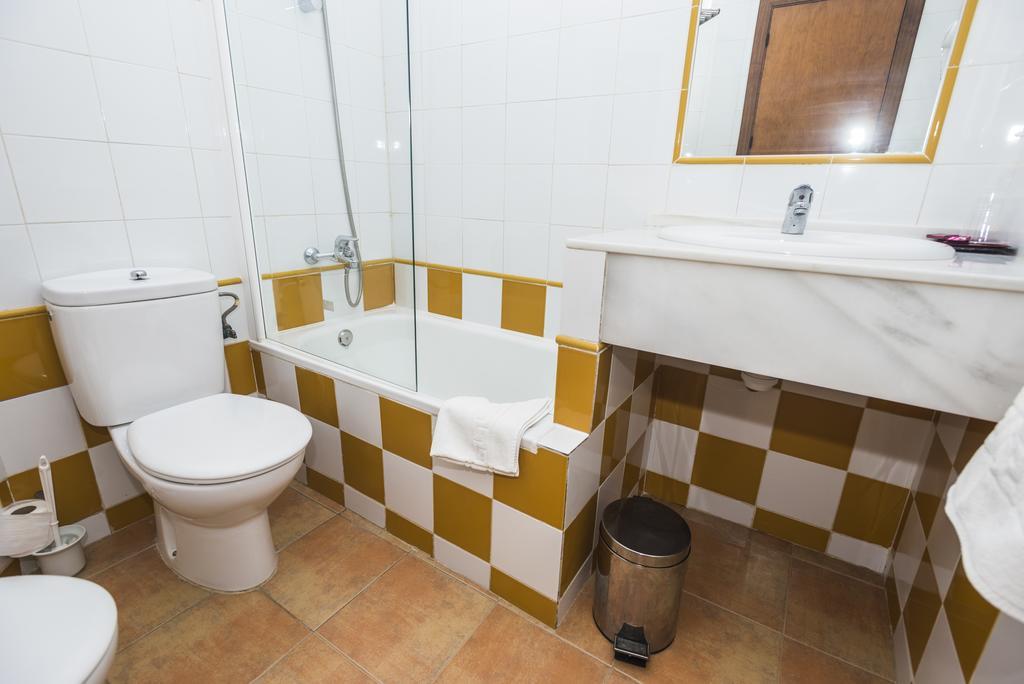 Hostal Las Cumbres Conil De La Frontera Extérieur photo