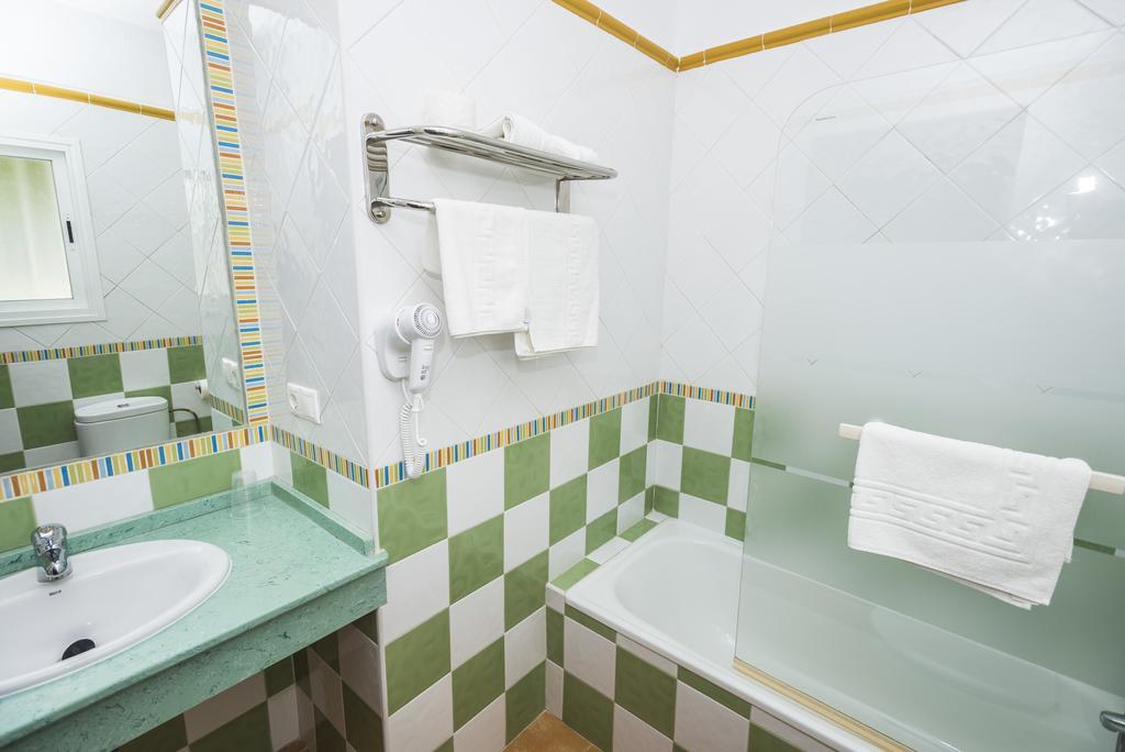 Hostal Las Cumbres Conil De La Frontera Extérieur photo