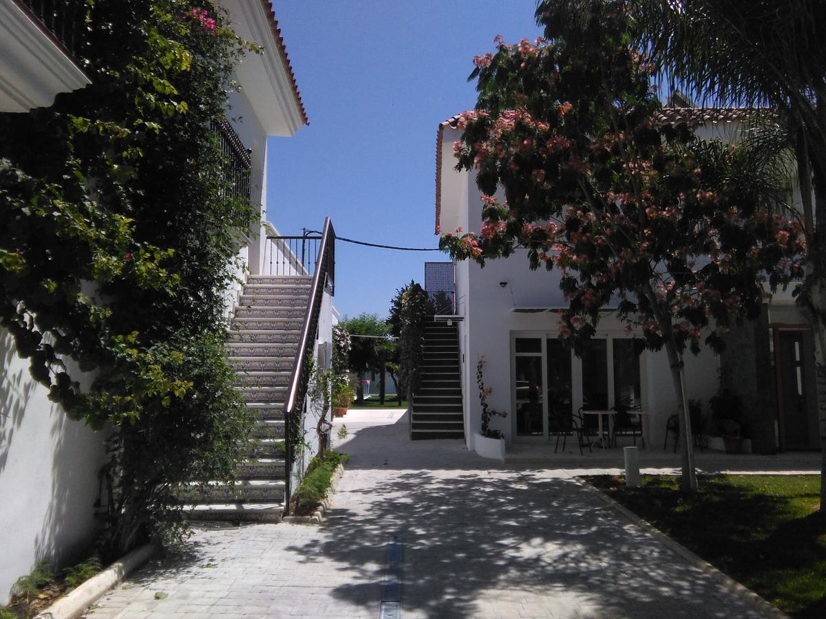 Hostal Las Cumbres Conil De La Frontera Extérieur photo